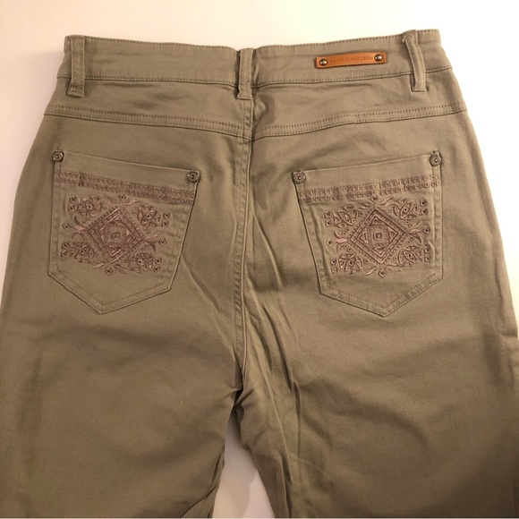 Simon Chang Beige Jeans NWOT - Picture 14 of 15